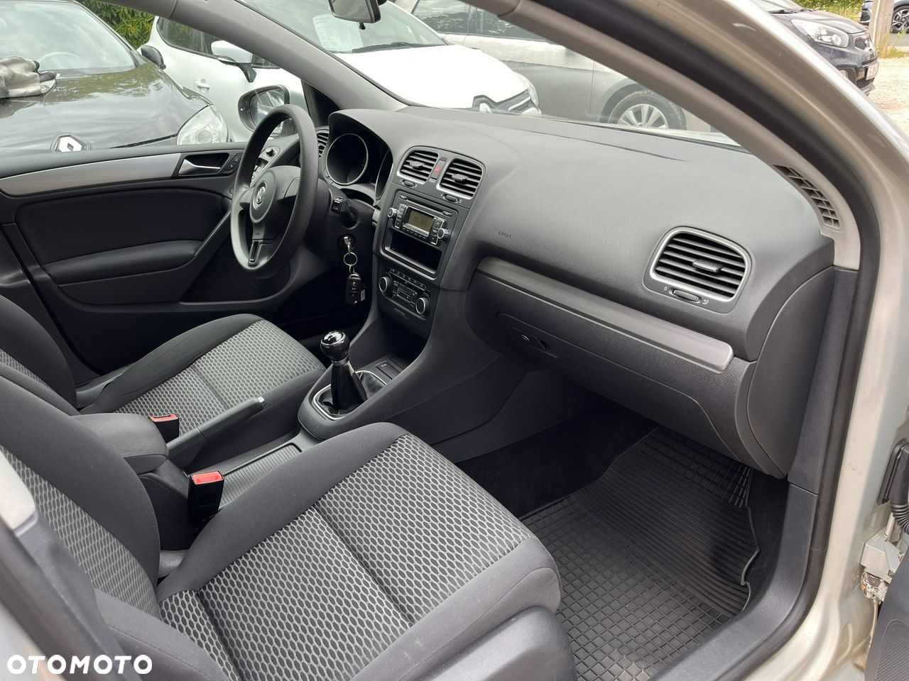 Volkswagen Golf - 17
