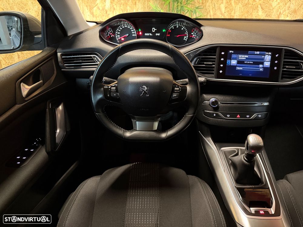 Peugeot 308 1.6 BlueHDi Allure J17 - 16