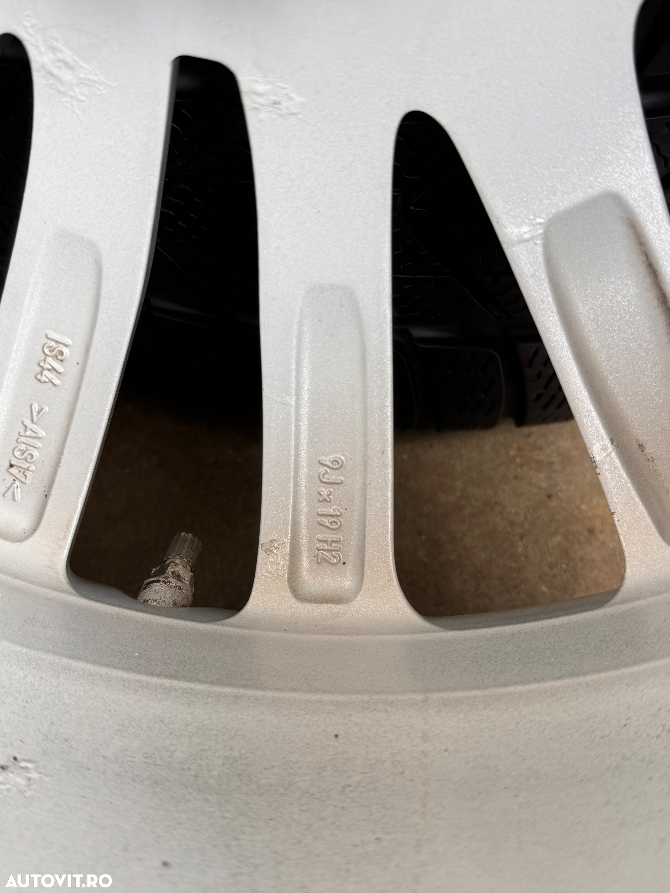 Vând jante originale BMW 5 G30-31 pe 19” cu anvelope de iarnă - 13