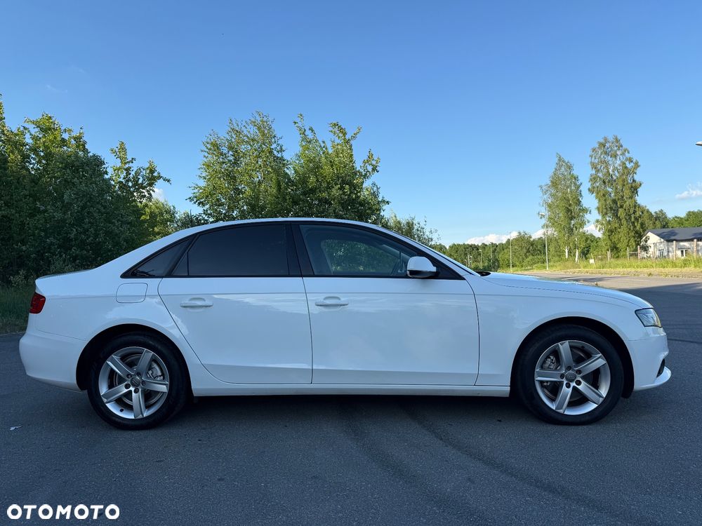Audi A4 Limousine - 11