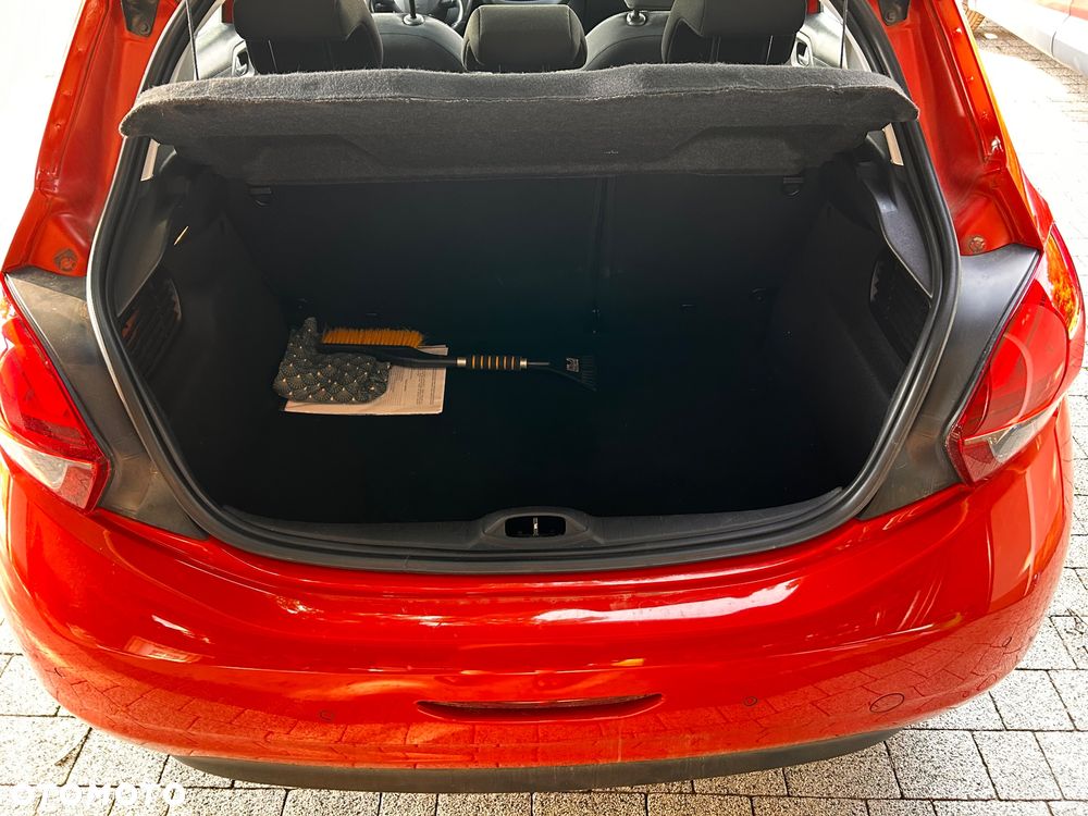 Peugeot 208 PureTech 110 Stop & Start Allure - 17