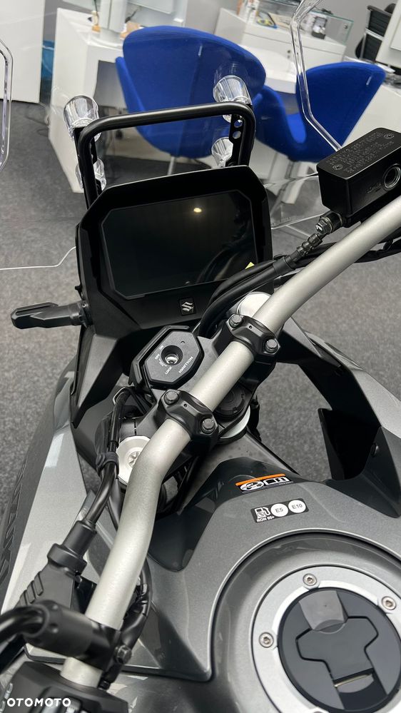 Suzuki V-STROM - 4