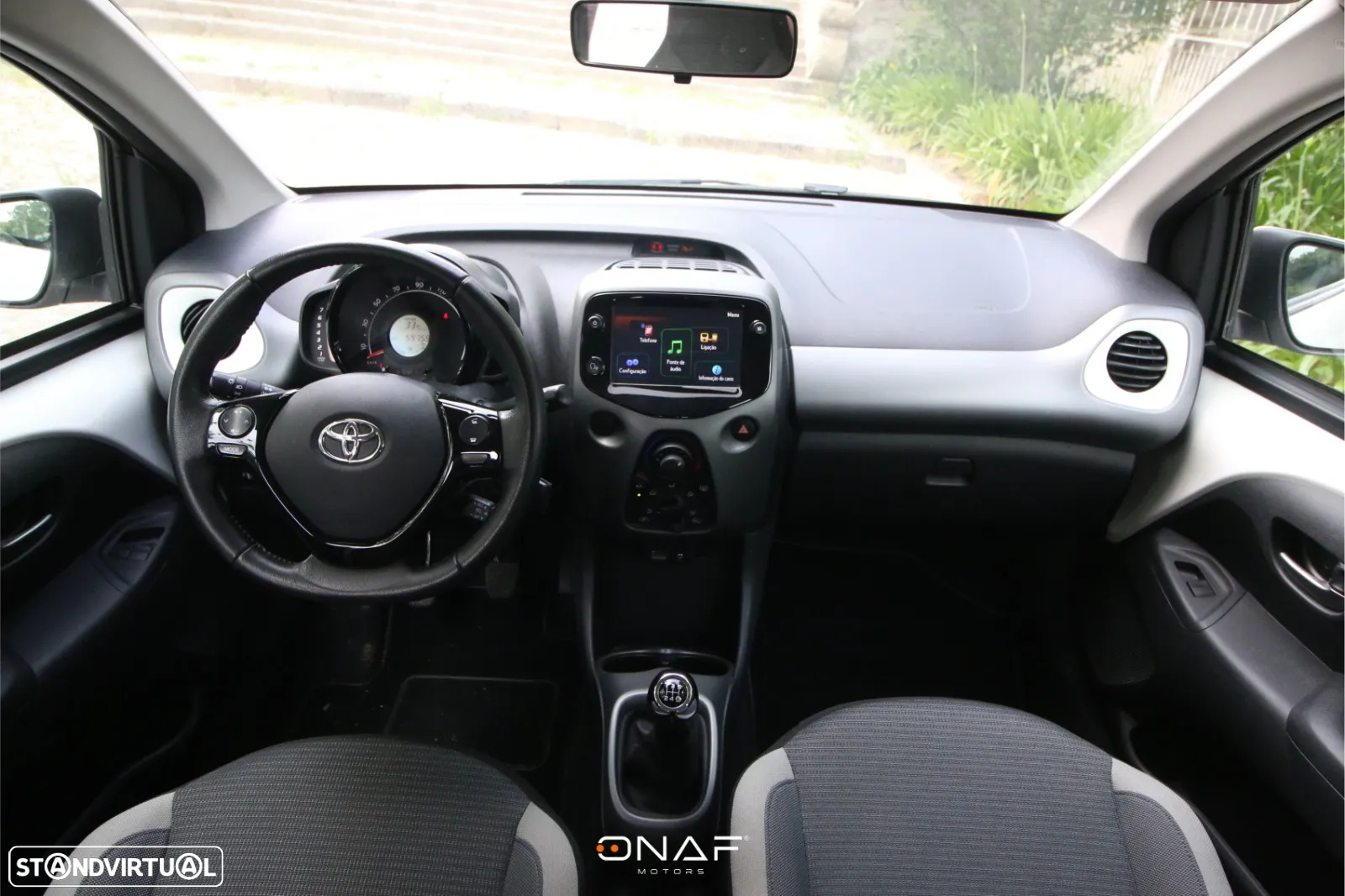 Toyota Aygo 1.0 X-Play - 14