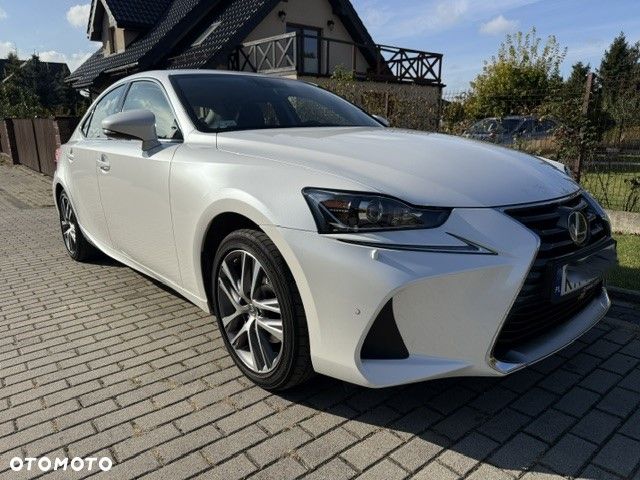Lexus Is 2020 photo 2