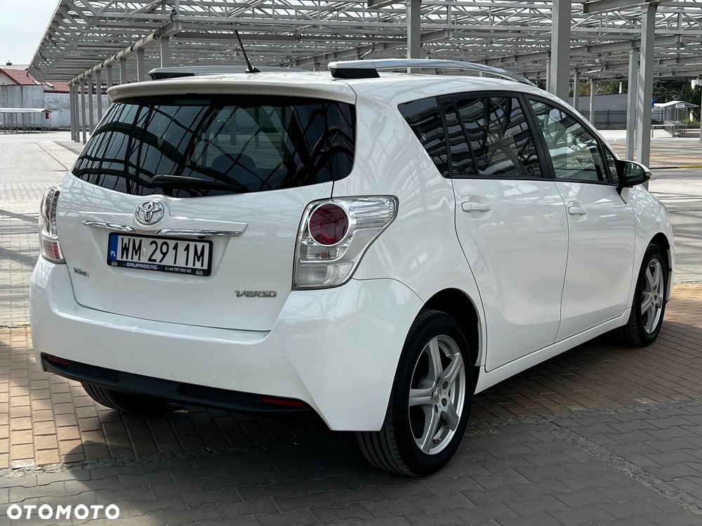 Toyota Verso 2.2 D-CAT Premium 7os - 6