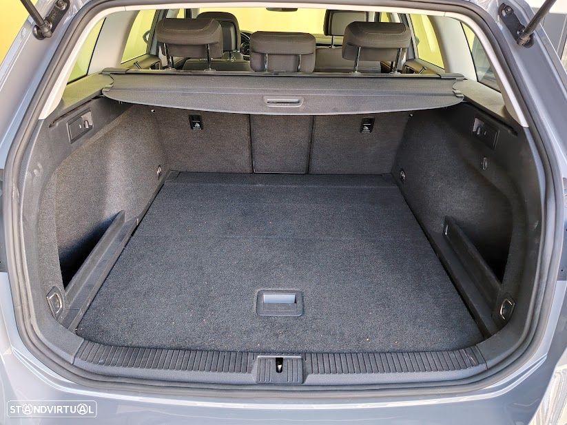 VW Passat Variant 2.0 TDI Business DSG - 30
