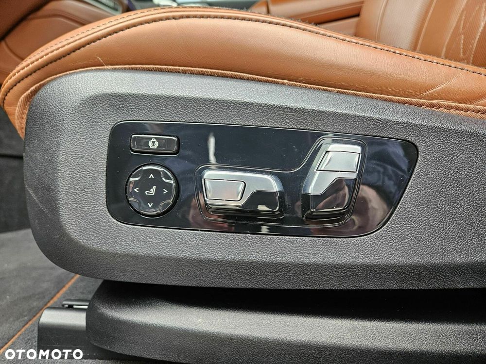 BMW X6 xDrive30d mHEV - 28