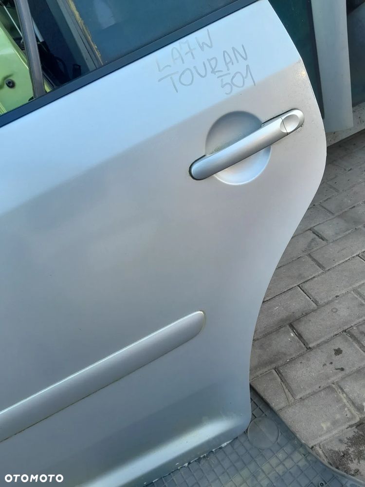 VW TOURAN DRZWI LEWE TYLNE LEWY TYŁ KOLOR: LA7W - 2