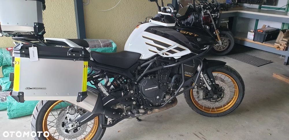 QJMOTOR 900 SX - 3