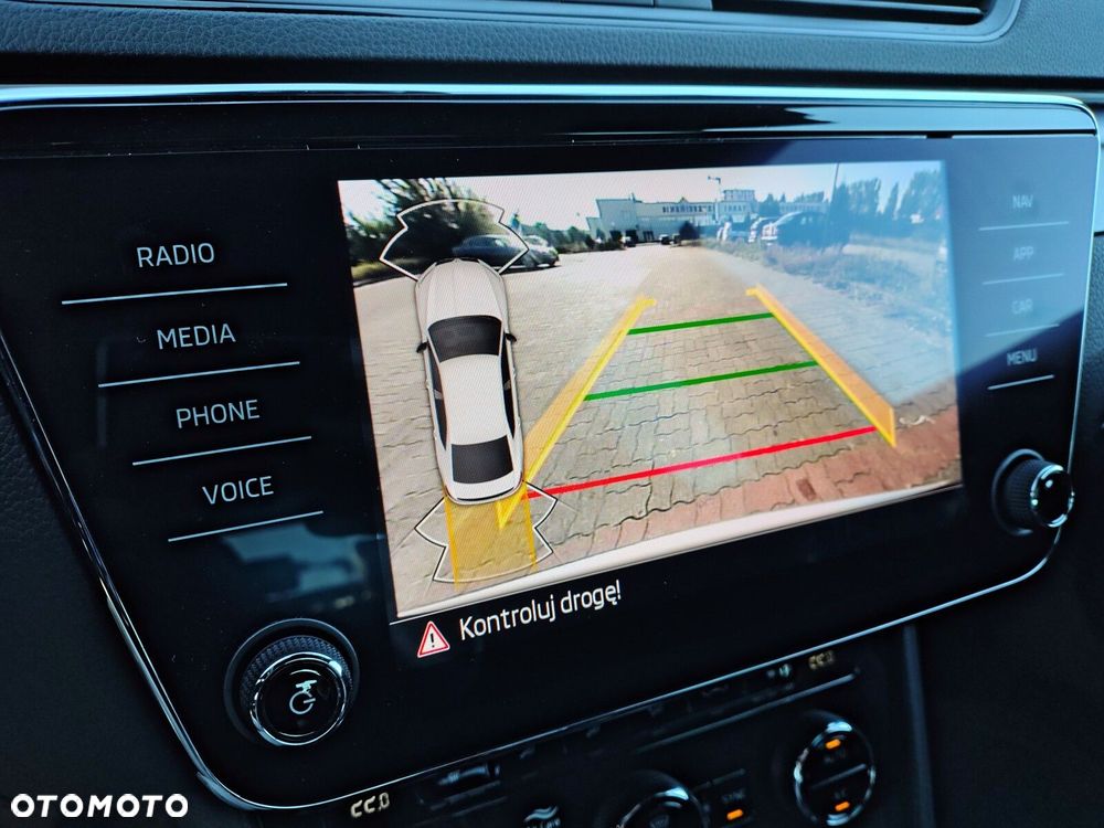 Skoda Superb 2.0 TSI Sportline DSG - 21