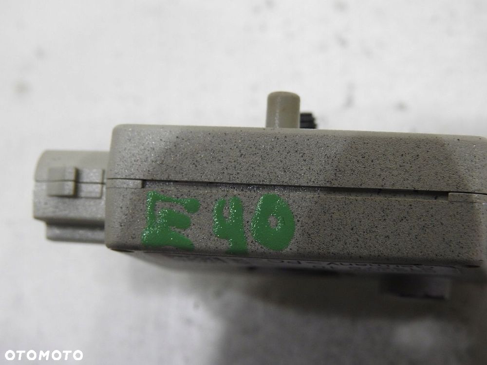 WZMACNIACZ ANTENY ANTENOWY BMW E90 6990090 - 6