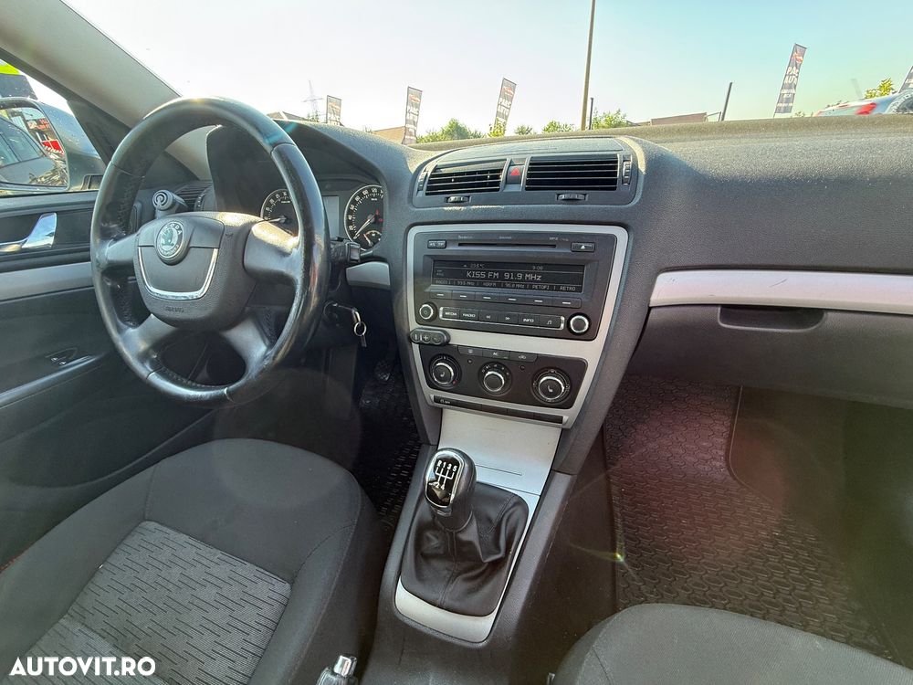 Skoda Octavia 1.6 TDI AMBITION - 11