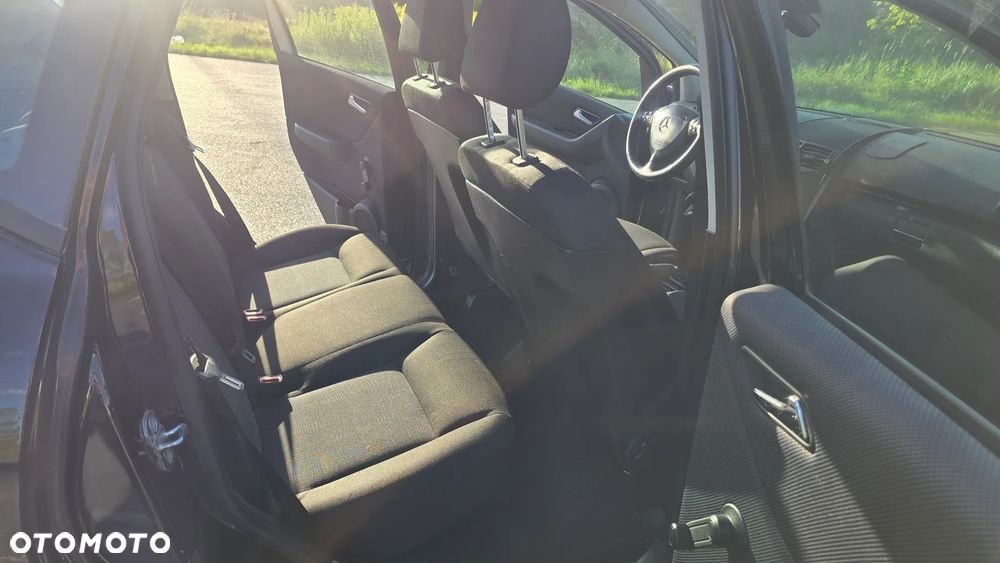 Mercedes-Benz Klasa A 160 BlueEFFICIENCY Elegance - 25