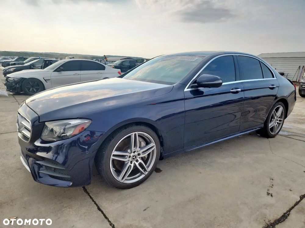Mercedes-Benz Klasa E - 1