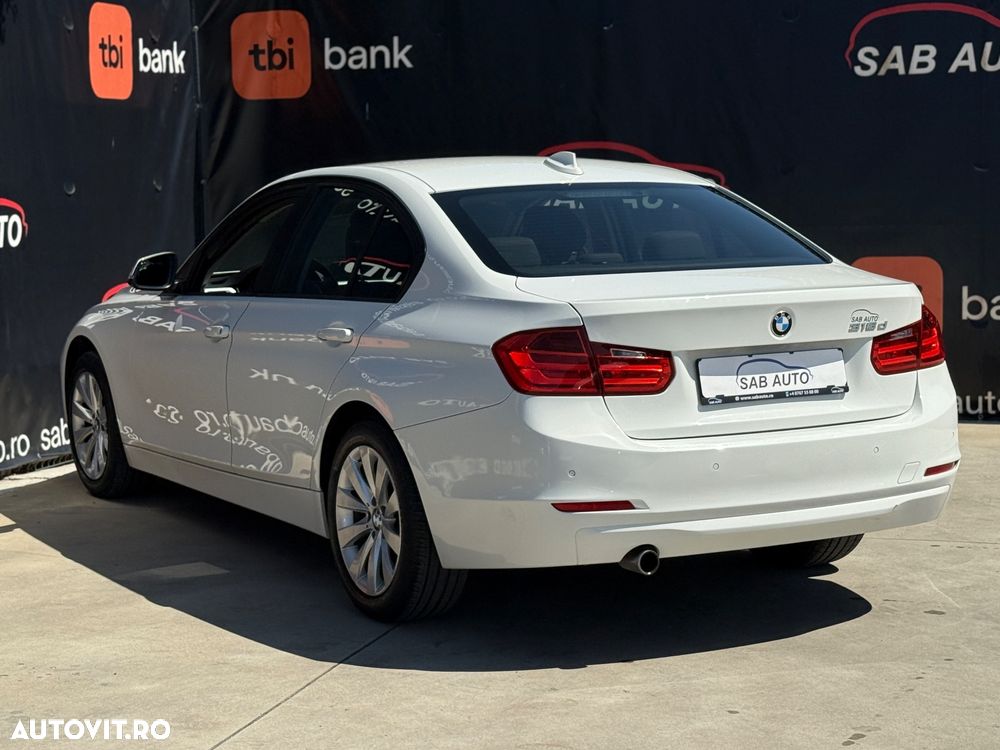 BMW Seria 3 318d Blue Performance Sport Line - 18