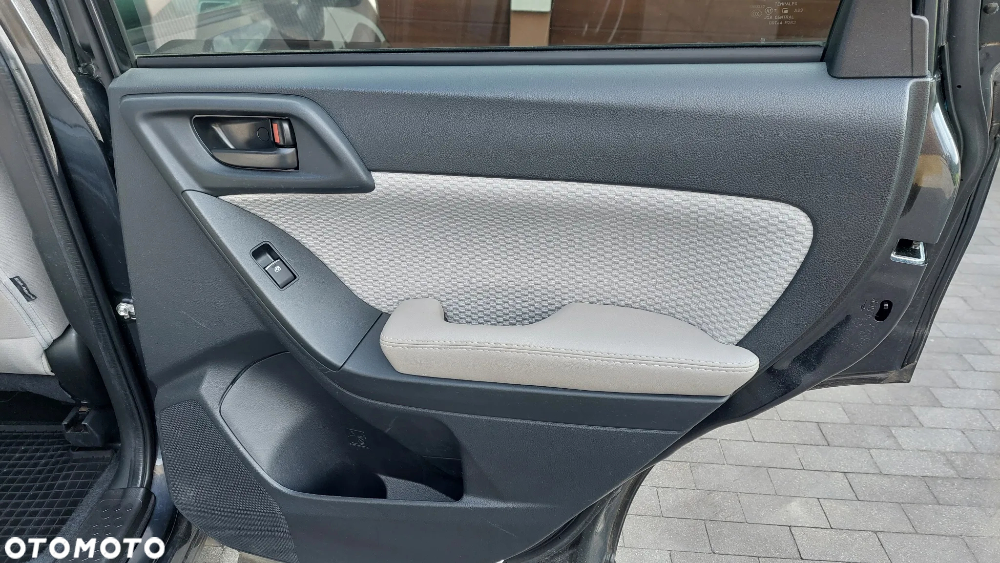Subaru Forester 2.0i Comfort Lineartronic - 12