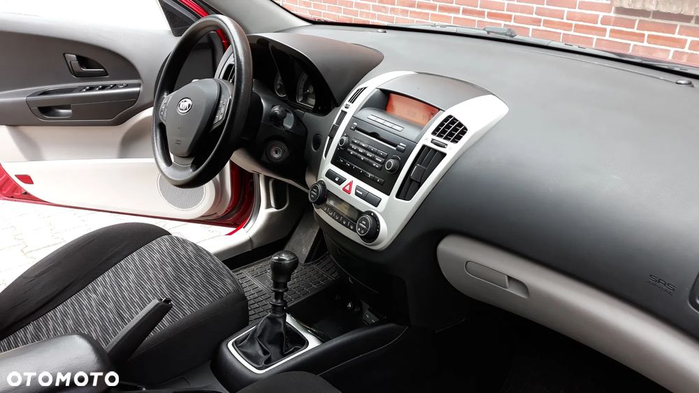 Kia Ceed 1.4 Comfort - 26