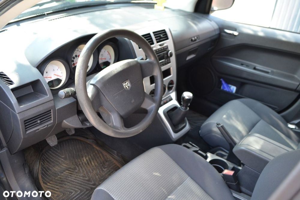 Dodge Caliber - 9