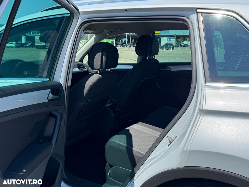 Volkswagen Tiguan - 11