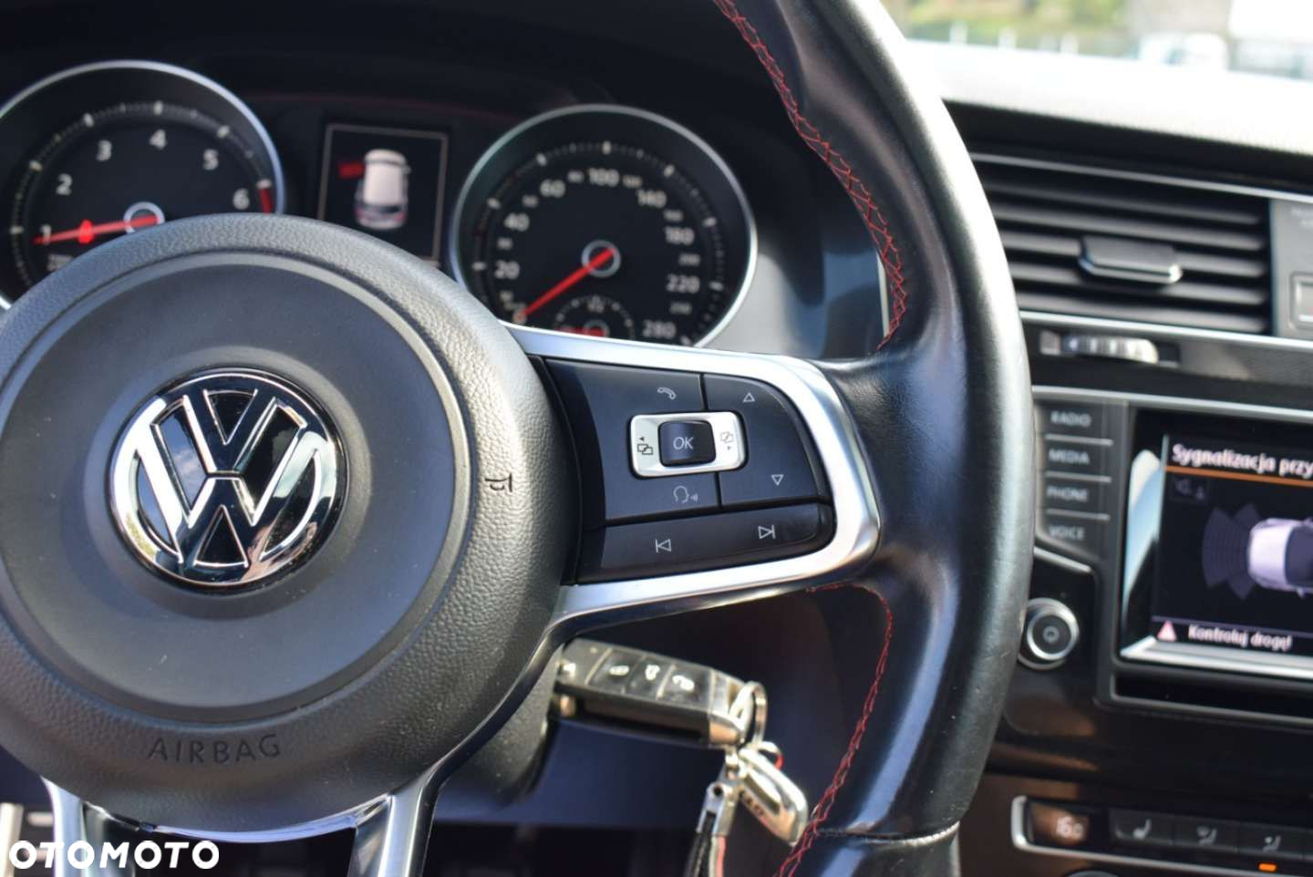 Volkswagen Golf - 29