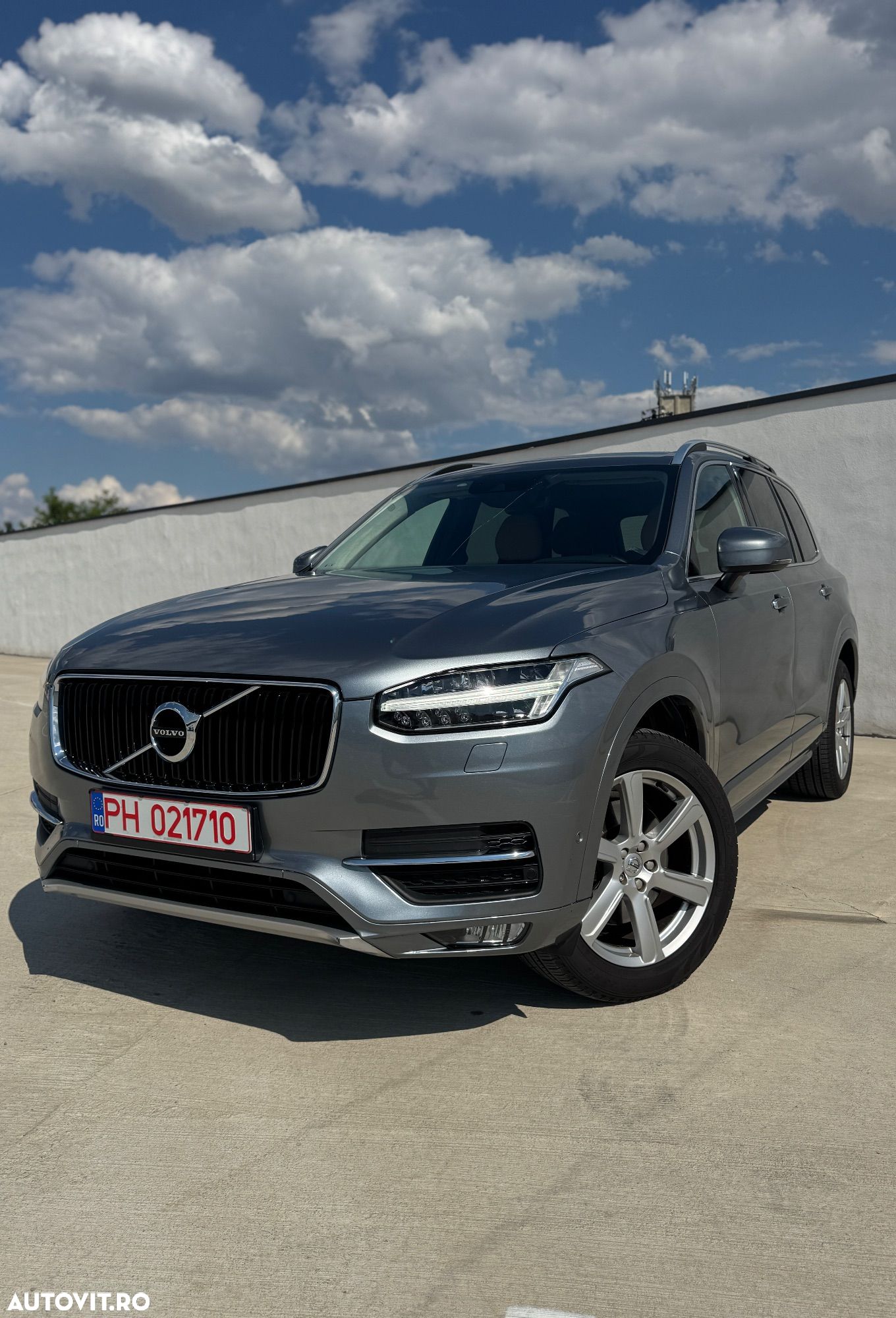 Volvo XC 90 D5 AWD Momentum - 1