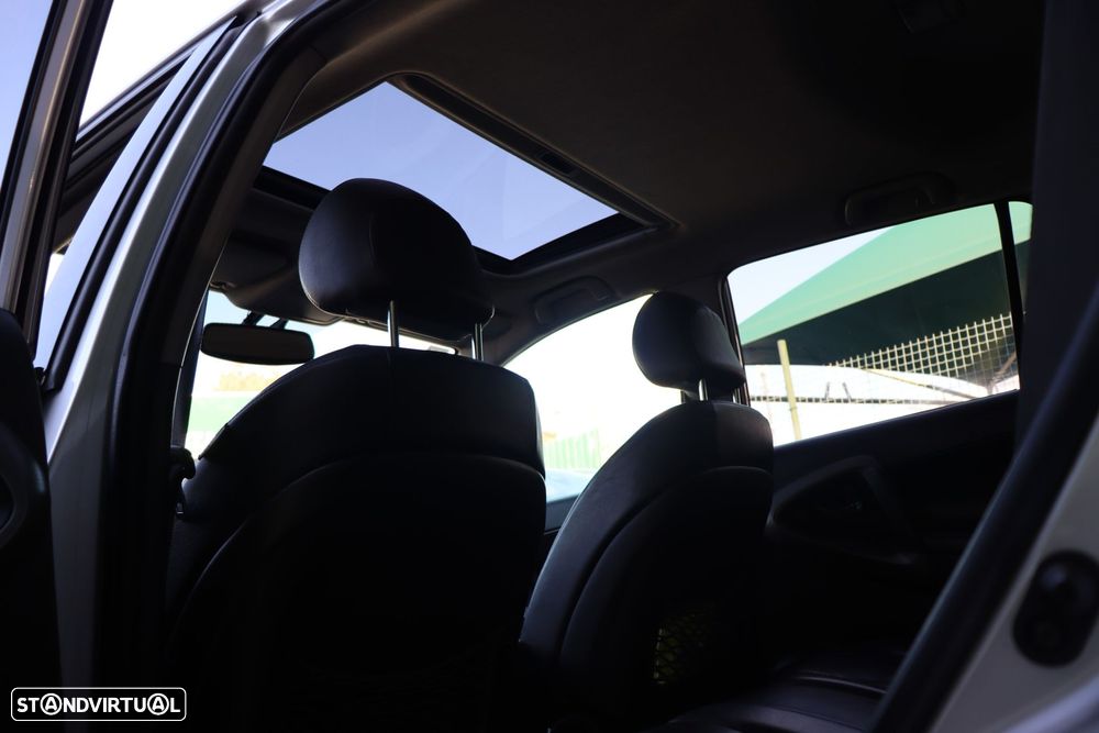 Toyota RAV4 2.2 D-4D X - 23