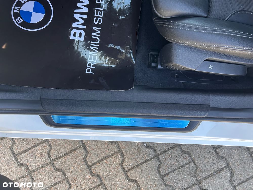 BMW Seria 3 320e xDrive Sport Line - 15