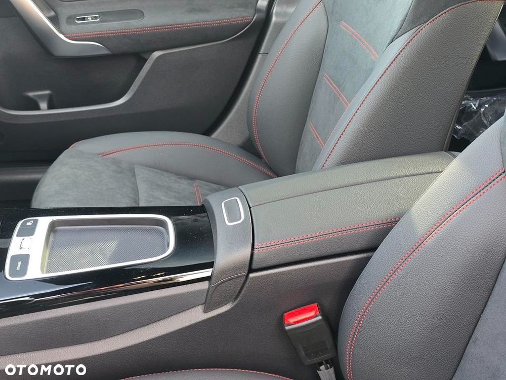 Mercedes-Benz Klasa A 200 7G-DCT AMG Line - 20