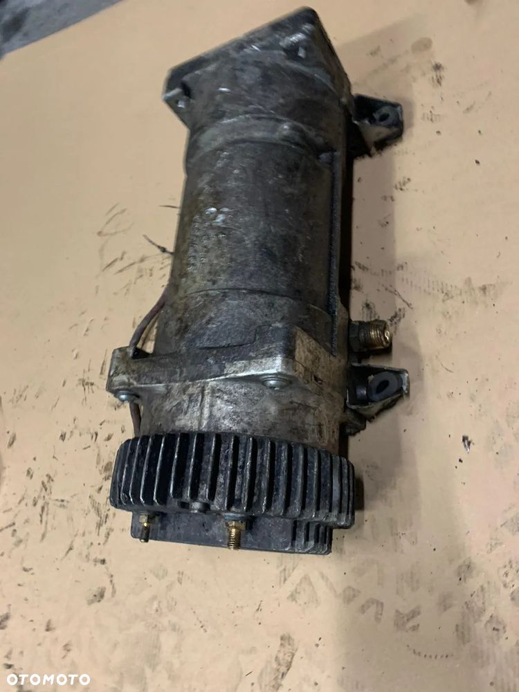 Chłodnica klimatyzacji SPHEROS B5LH do autobusu VOLVO ECH209Y 2710562C 24V R134A