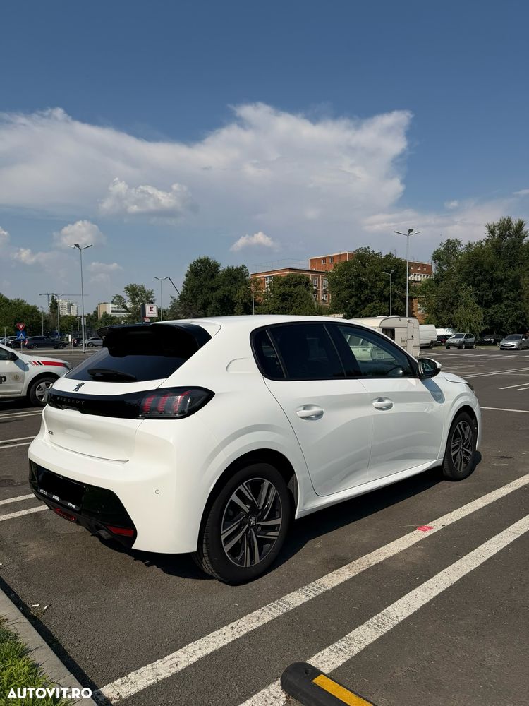 Peugeot 208 1.2 L PureTech STT EAT8 Allure - 3