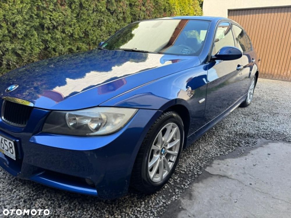 BMW Seria 3 318i - 4