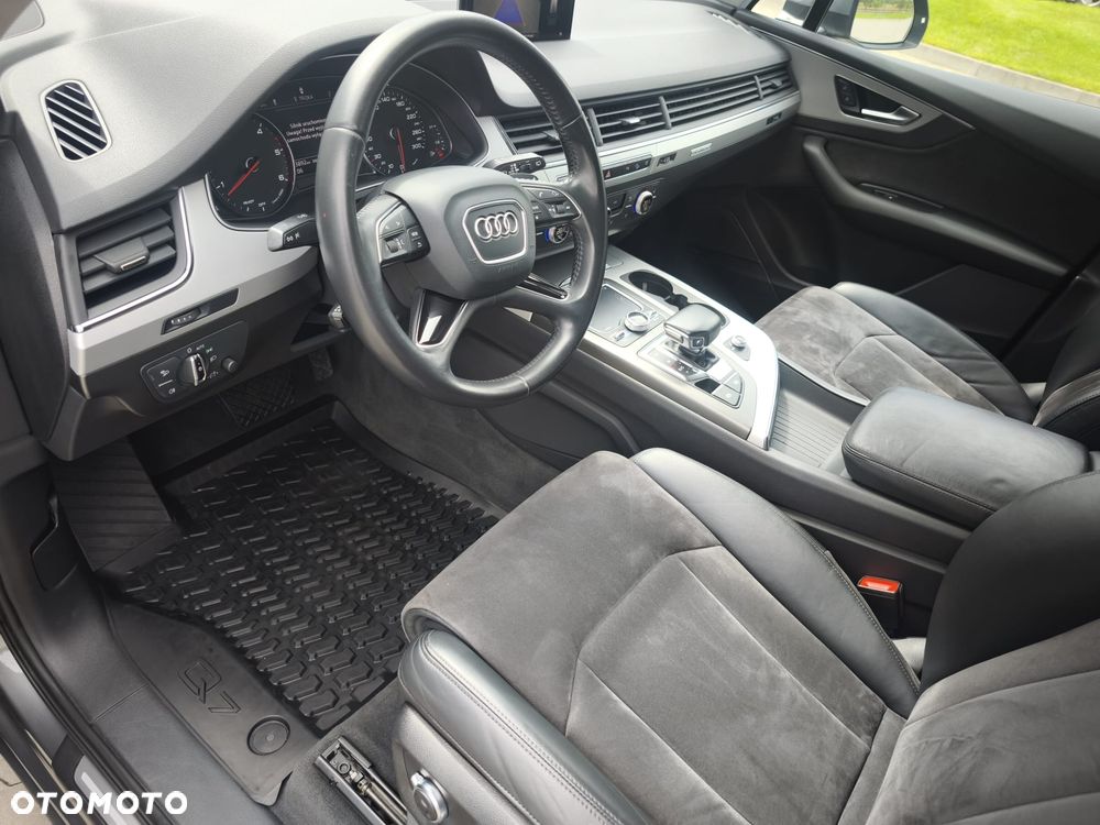 Audi Q7 - 12