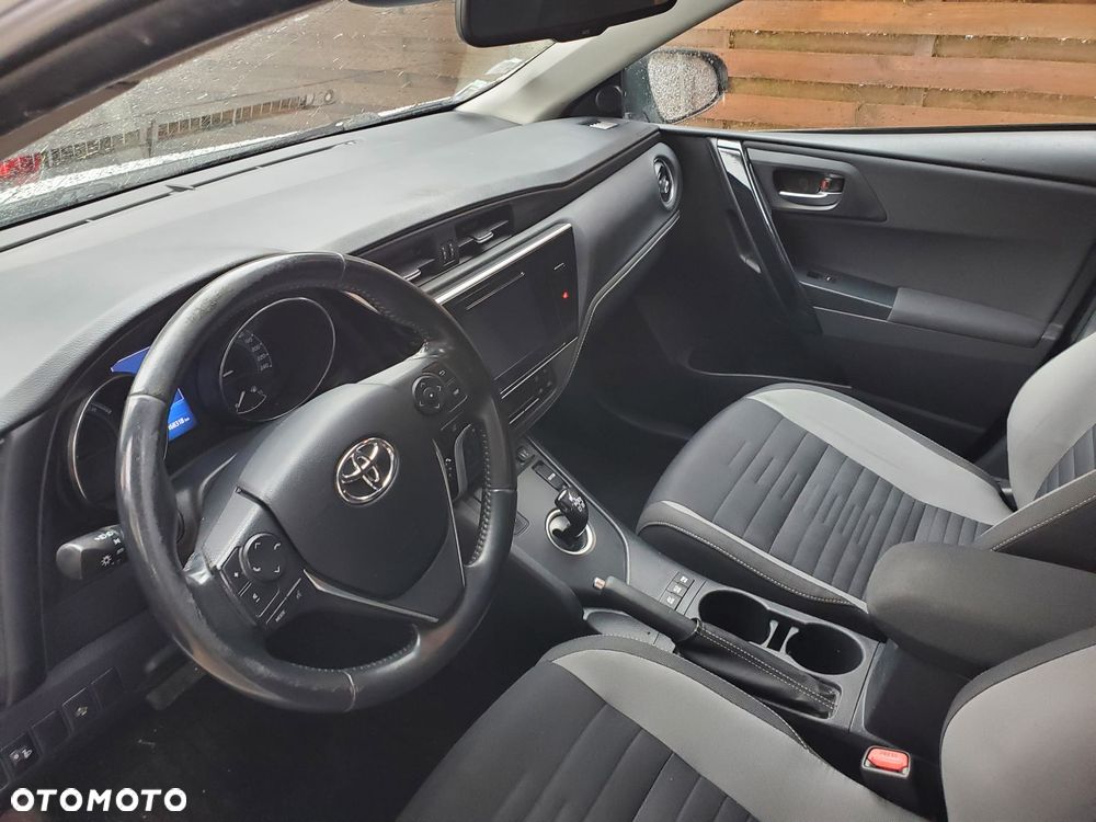 Toyota Auris 1.8 HSD Luna - 6