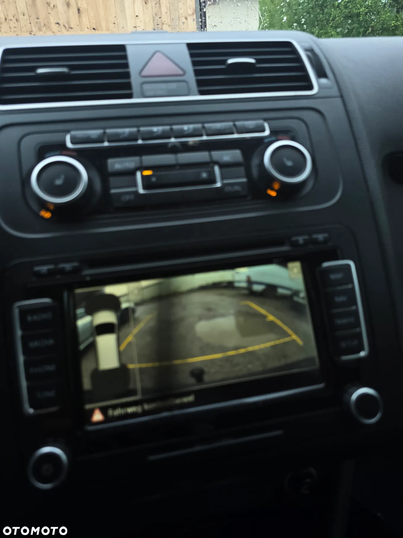Volkswagen Touran 2.0 TDI DPF BlueMotion Technology DSG Highline - 8