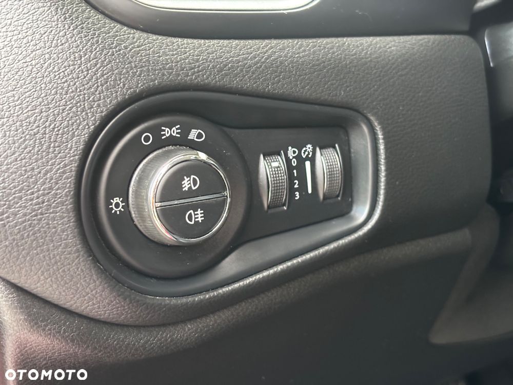 Jeep Renegade 1.4 MultiAir Longitude - 14