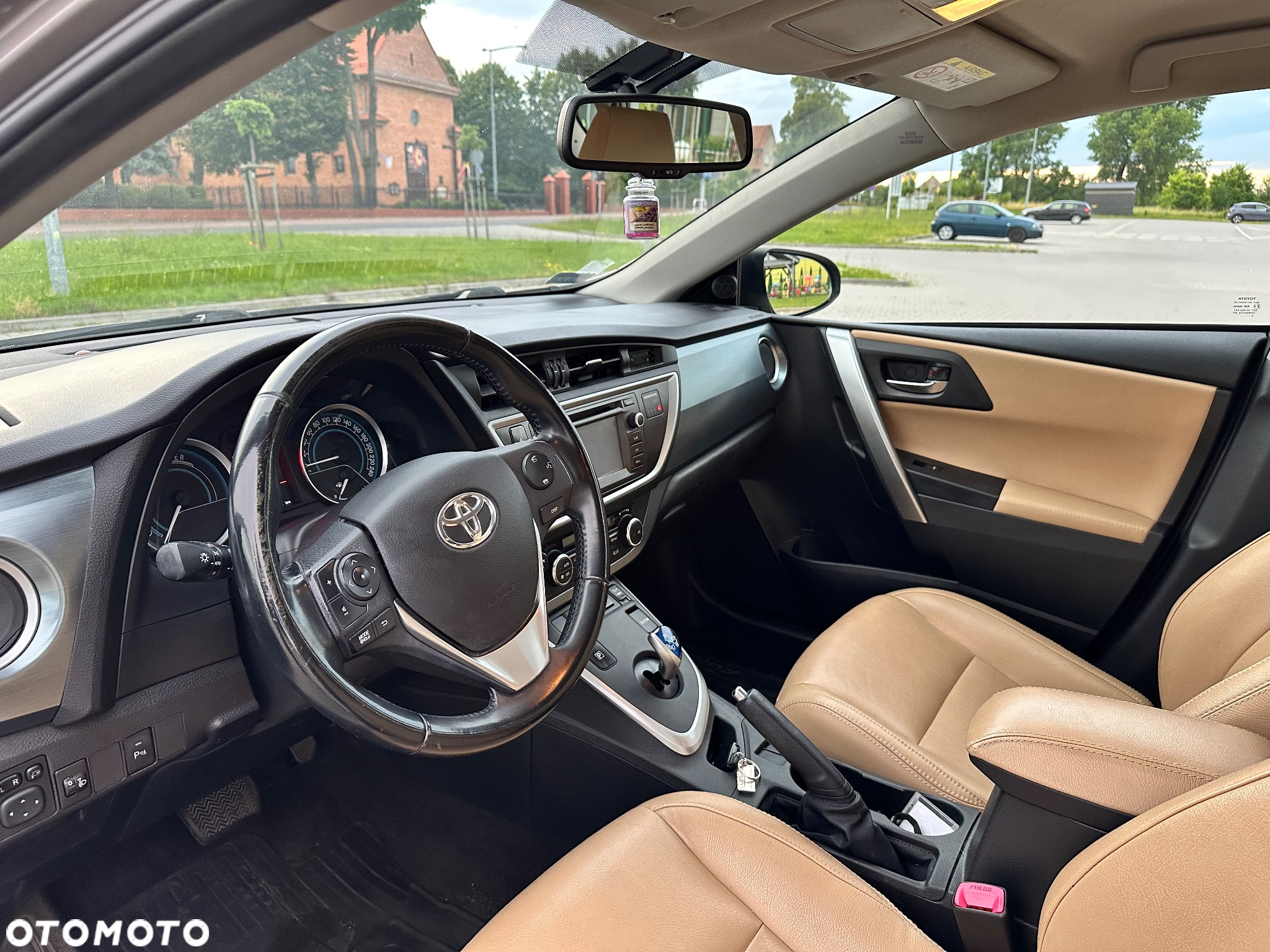 Toyota Auris Hybrid 135 Prestige - 8
