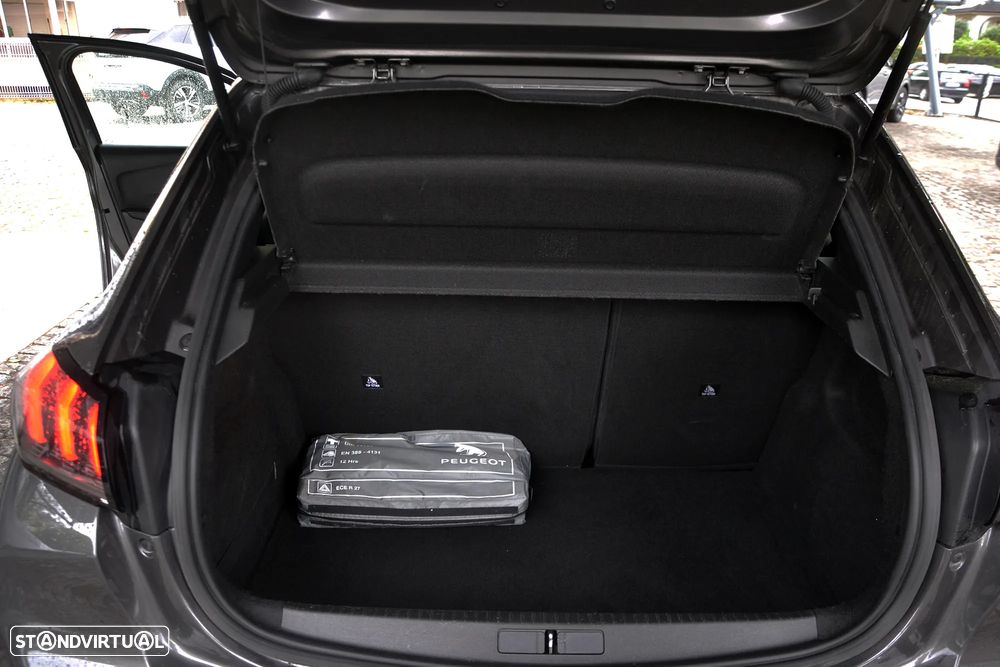 Peugeot 208 PureTech 100 Allure - 12