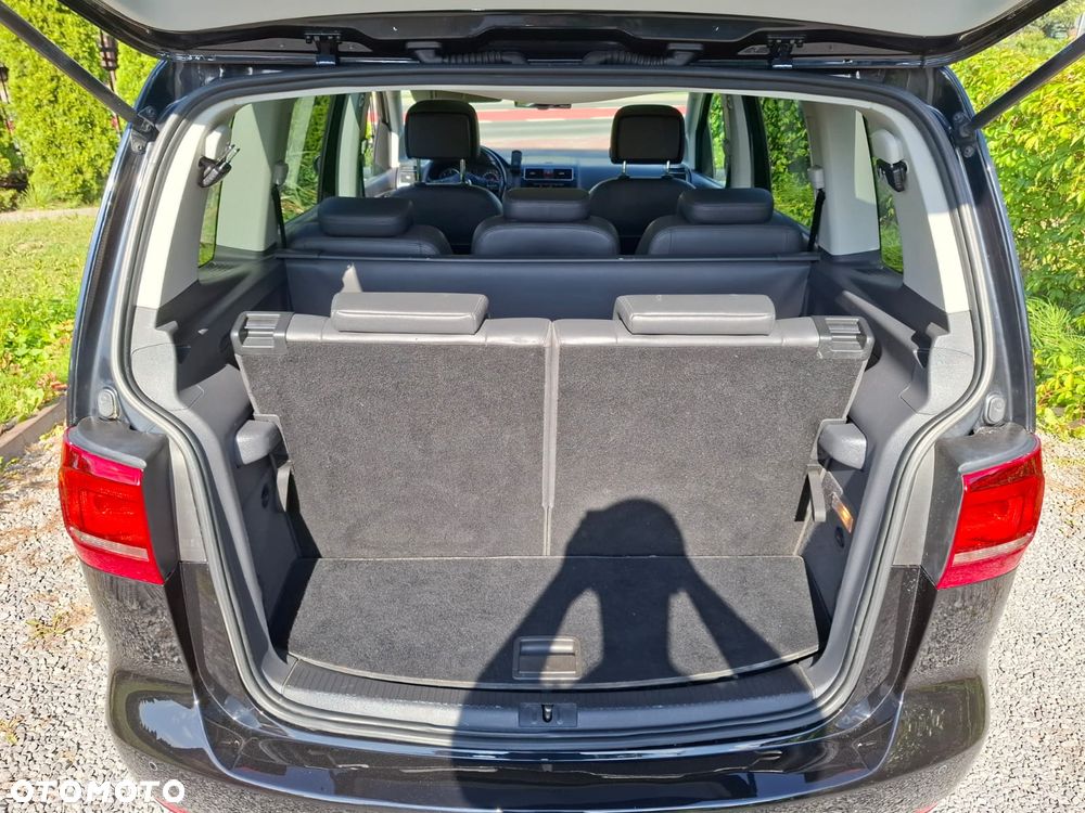 Volkswagen Touran 2.0 TDI DPF Highline DSG - 35