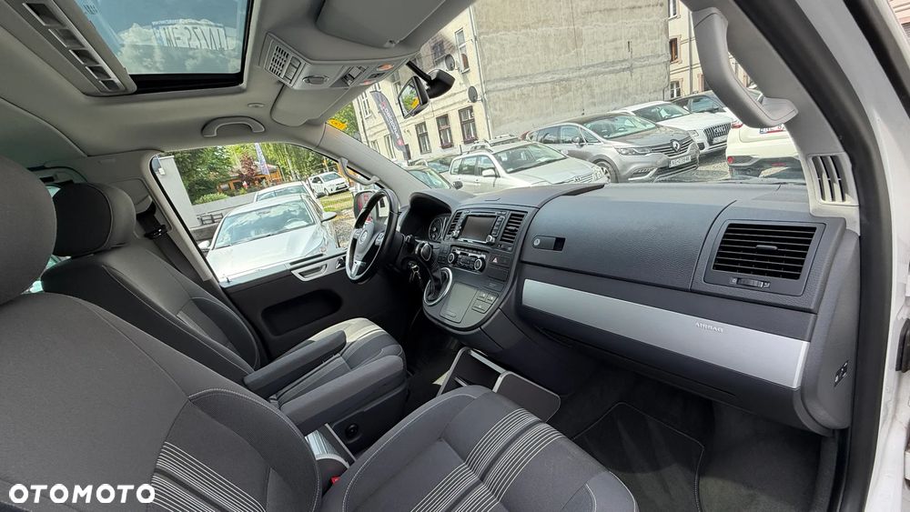 Volkswagen Multivan - 21