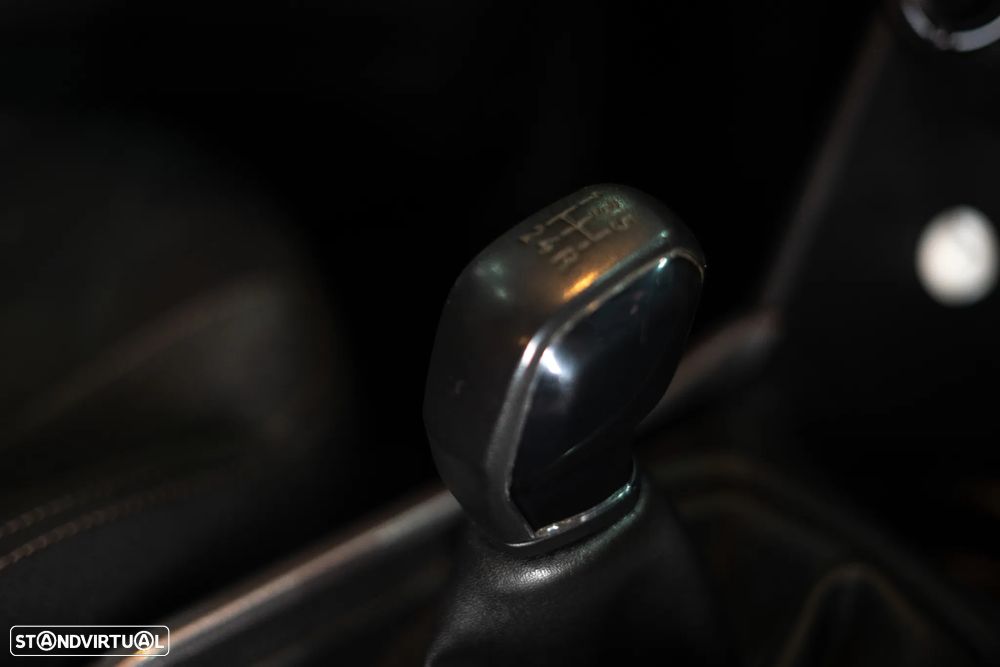 Peugeot 2008 1.2 PureTech Allure - 15