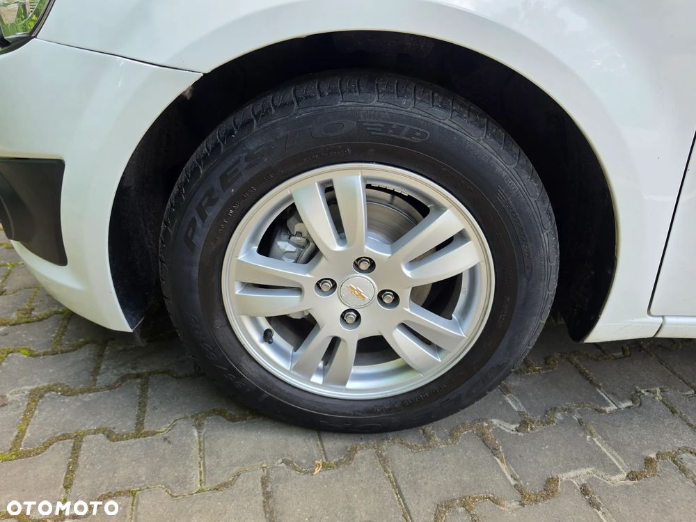 Chevrolet Aveo 1.2 LS - 19