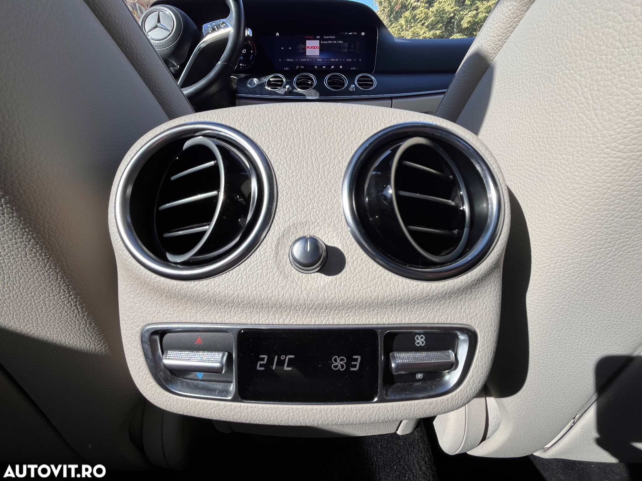 Mercedes-Benz E 300 9G-TRONIC AMG Line - 23