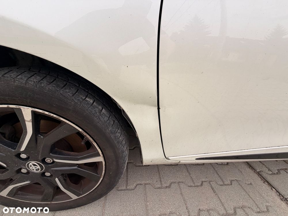 Toyota Yaris Hybrid 100 Business Edition - 22