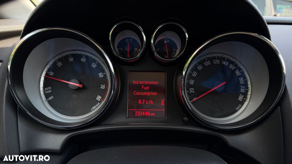 Opel Astra 1.4 Turbo ECOTEC Cosmo - 26