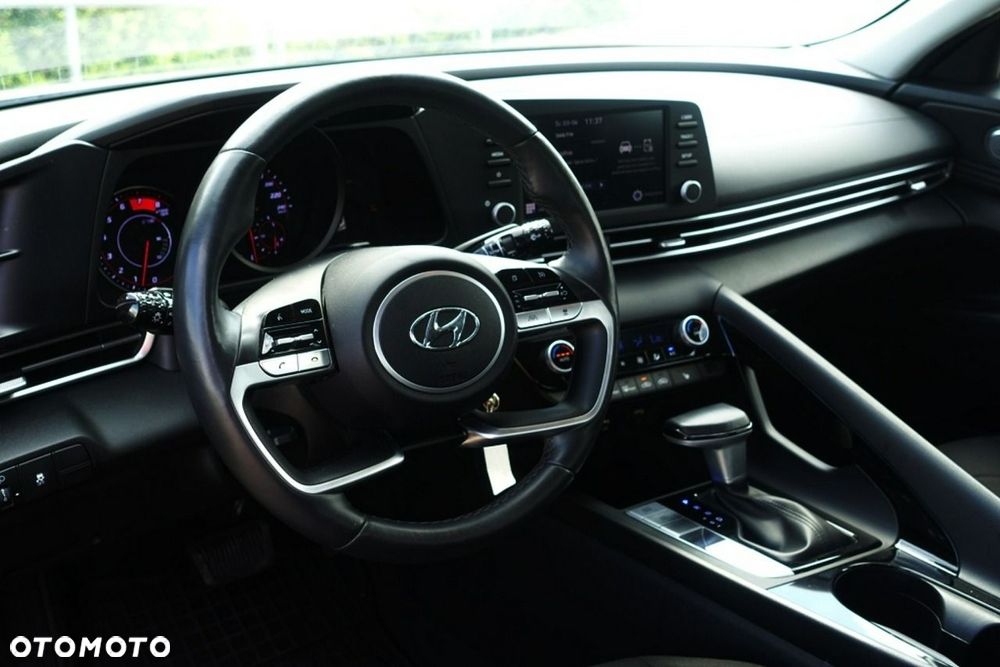 Hyundai Elantra 1.6 Smart CVT - 13