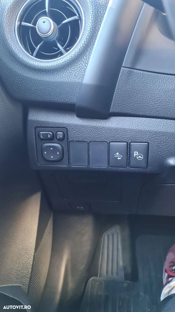 Toyota Auris ver-1-8-l-vvt--i-hsd-sol-plus - 11