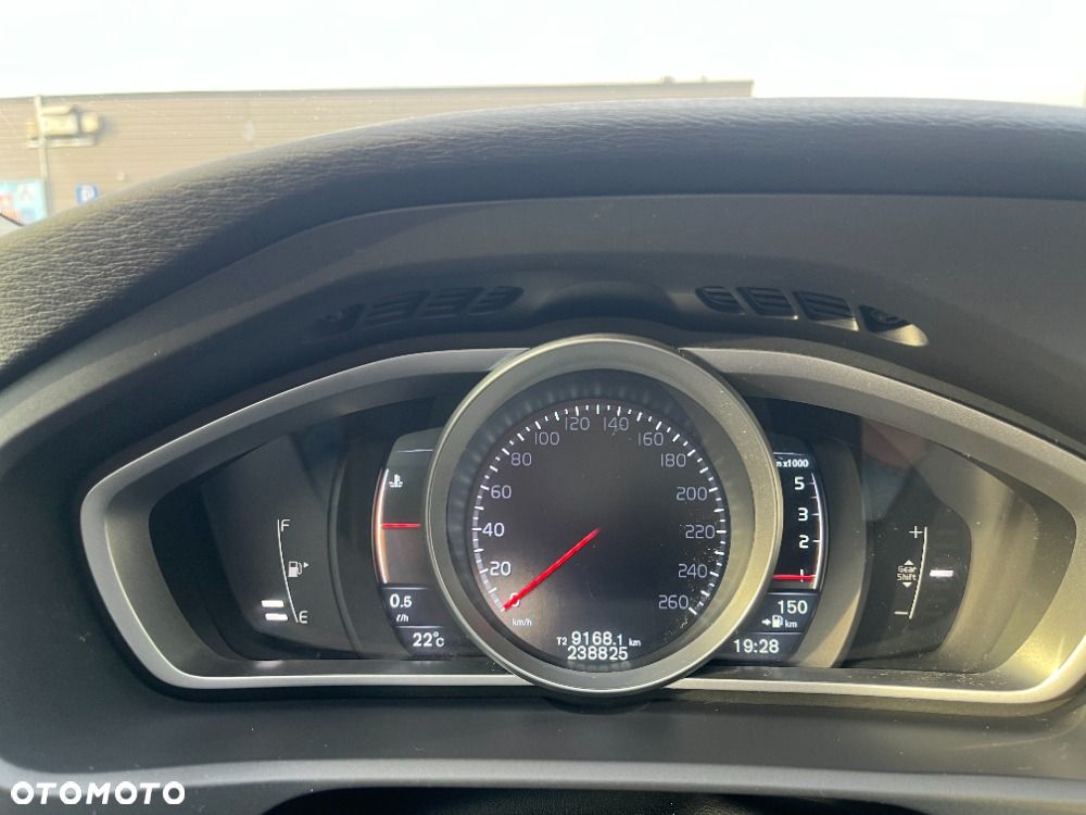 Volvo V40 Cross Country D2 Drive-E Momentum - 6