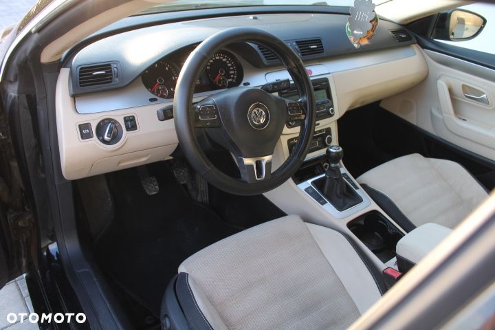 Volkswagen Passat CC - 22