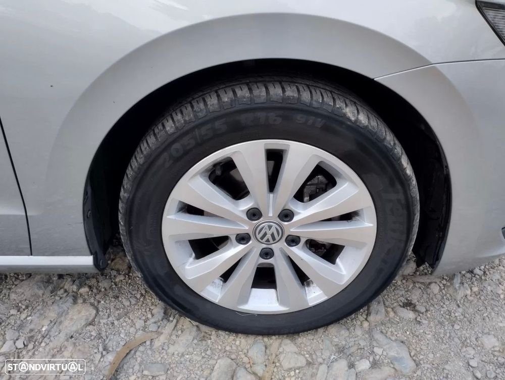 VW Golf 1.6 TDI Confortline - 9