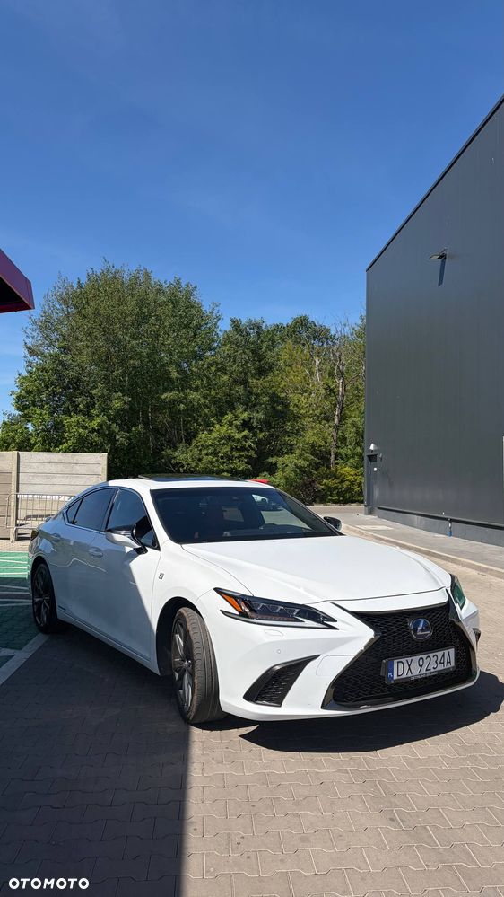 Lexus ES 300h F Sport Edition - 2